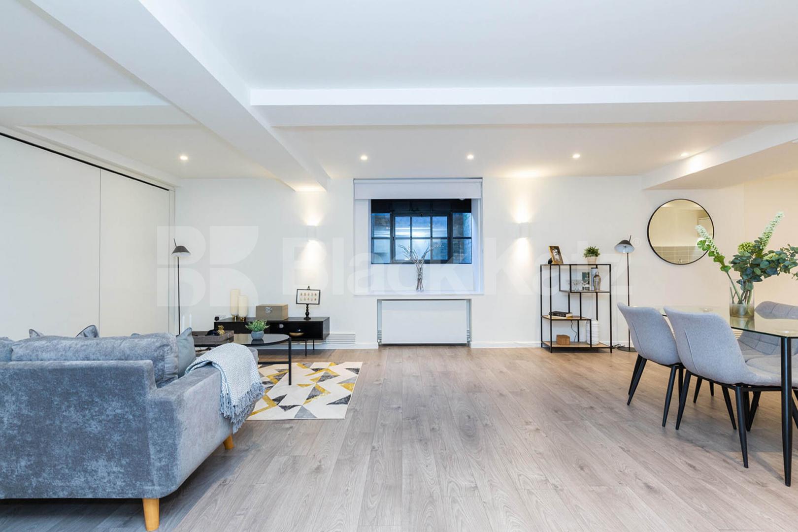 spacious 1 bedroom warehouse conversion with bi folding partition wall Tyssen Street - Springfield House, Dalston